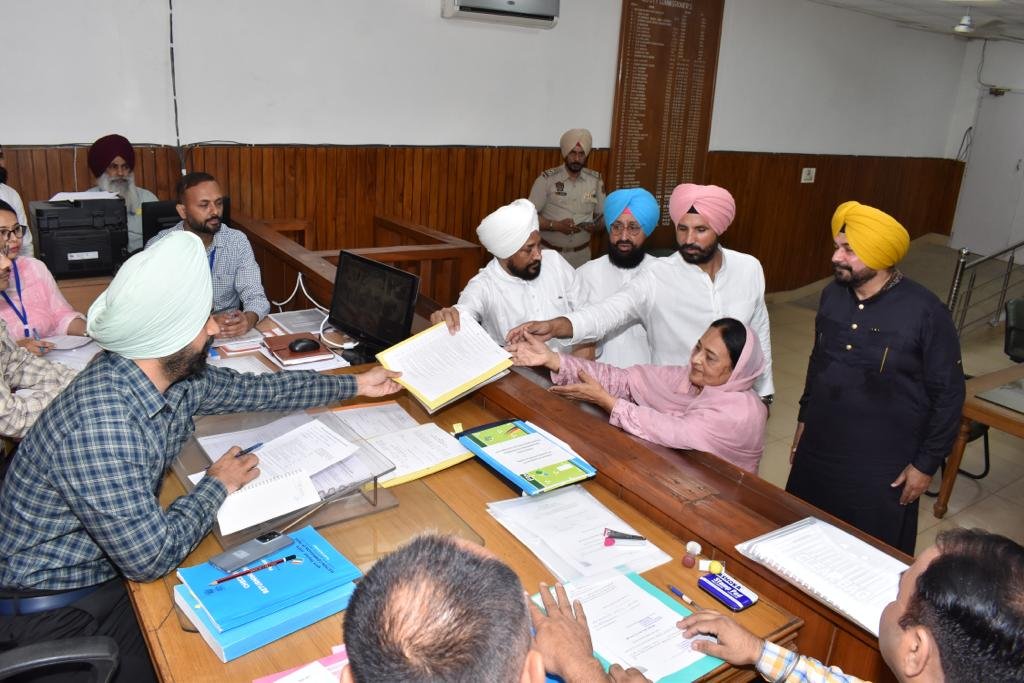 जालंधर लोकसभा उपचुनाव: पहले दिन 4 नामांकन दाखिल,इंडियन नैशनल कांग्रेस से करमजीत कौर ने भरा नामांकन पत्र
