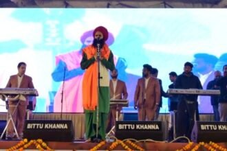 ਸੂਫ਼ੀ ਫ਼ੈਸਟੀਵਲ” ਦੂਜੇ ਦਿਨ ਦਾ ਮੇਲਾ ਸੂਫ਼ੀ ਗਾਇਕ ਕੰਵਰ ਗਰੇਵਾਲ ਨੇ ਲੁੱਟਿਆ, “ਮਸਤ ਬਣਾ ਦੇਣਗੇ ਬੀਬਾ” ਦੇ ਬੋਲਾਂ ਉੱਤੇ ਝੂਮ ਉੱਠੇ ਮਾਲੇਰਕੋਟਲਾ ਵਾਸੀ