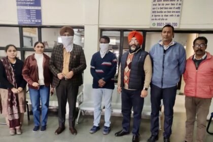 एक लाख रुपए रिश्वत मांगने के दोष अधीन जल सप्लाई और सेनिटेशन विभाग के एस. डी. ओ. और फ़िटर हैलपर विजीलैंस द्वारा गिरफ़्तार