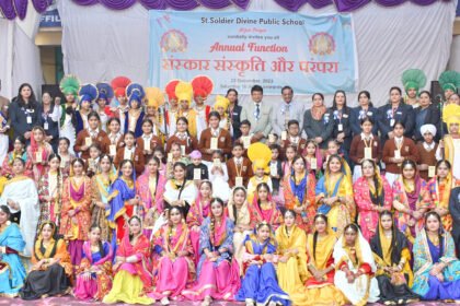 सेंट सोल्जर डिवाइन पब्लिक स्कूल, अर्जुन नगर में वार्षिक पुरस्कार वितरण समारोह का किया गया आयोजन