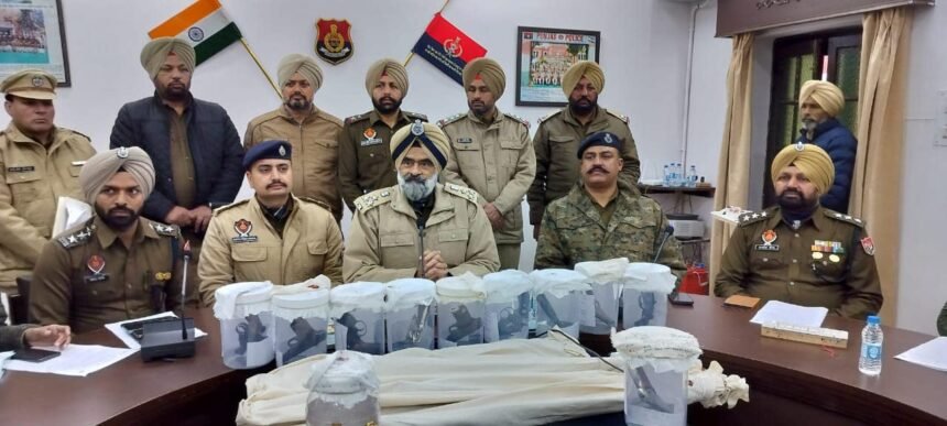 ਸੰਗਰੂਰ ਵਿਖੇ ਗੰਨ ਹਾਊਸ ਵਿਖੇ ਹੋਈ ਅਸਲਾ ਚੋਰੀ ਦੀ ਵਾਰਦਾਤ ਨੂੰ ਸੰਗਰੂਰ ਪੁਲਿਸ ਨੇ 24 ਘੰਟਿਆਂ ਅੰਦਰ ਸੁਲਝਾਇਆ, 5 ਵਿਅਕਤੀ ਗ੍ਰਿਫਤਾਰ