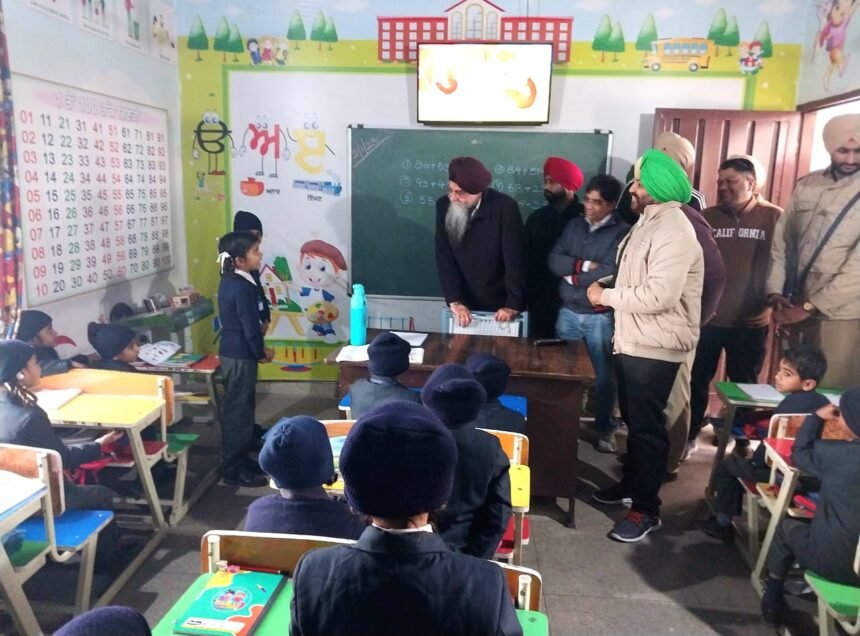 ਪਿੰਡ ਦੇ ਸਰਕਾਰੀ ਪ੍ਰਾਇਮਰੀ ਸਮਾਰਟ ਸਕੂਲ ਦਾ ਪੰਜਾਬ ਵਿਧਾਨ ਸਭਾ ਦੇ ਸਪੀਕਰ ਸ. ਕੁਲਤਾਰ ਸਿੰਘ ਸੰਧਵਾਂ ਨੇ ਕੀਤਾ ਦੌਰਾ, ਬੱਚਿਆਂ ਅਤੇ ਅਧਿਆਪਕਾਂ ਦੇ ਵੀ ਹੋਏ ਰੂਬਰੂ