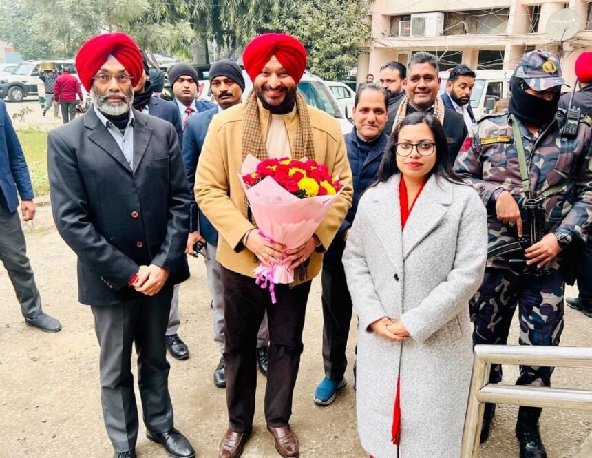 ਸੰਸਦ ਮੈਂਬਰ ਰਵਨੀਤ ਸਿੰਘ ਬਿੱਟੂ ਦੀ ਪ੍ਰਧਾਨਗੀ ਹੇਠ ਜ਼ਿਲ੍ਹਾ ਵਿਕਾਸ ਤਾਲਮੇਲ ਅਤੇ ਨਿਗਰਾਨ ਕਮੇਟੀ ਦੀ ਮੀਟਿੰਗ ਆਯੋਜਿਤ