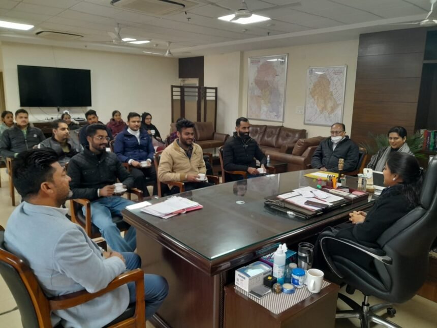 ਸਾਹਿਬਜ਼ਾਦਾ ਅਜੀਤ ਸਿੰਘ ਨਗਰ ਜ਼ਿਲ੍ਹੇ ਨੂੰ 14 ਨਵੇਂ ਪਟਵਾਰੀ ਮਿਲੇ, ਕੁੱਲ ਗਿਣਤੀ 111 ਹੋਈ, ਡੀਸੀ ਨੇ ਕੀਤਾ ਸਵਾਗਤ