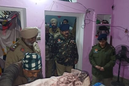 ਫਤਹਿਗੜ੍ਹ੍ ਸਾਹਿਬ ਜ਼ਿਲ੍ਹੇ ਵਿੱਚ ਨਸ਼ਿਆਂ ਖਿਲਾਫ਼ ਕੀਤੀ ਜਾ ਰਹੀ ਸਰਚ ਮੁਹਿੰਮ ਦੀ ਅਗਵਾਈ ਡੀ.ਜੀ.ਪੀ. ਅਰਪਿਤ ਸ਼ੁਕਲਾ ਨੇ ਕੀਤੀ