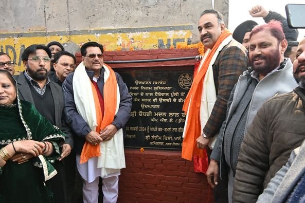 ਵਿਧਾਇਕ ਬੱਗਾ ਅਤੇ ਨਗਰ ਨਿਗਮ ਕਮਿਸ਼ਨਰ ਨੇ ਬੁੱਢੇ ਨਾਲੇ ਦੇ ਦੂਜੇ ਪਾਸੇ ਸੜਕ ਬਣਾਉਣ ਲਈ ਪ੍ਰਾਜੈਕਟ ਦੀ ਕੀਤੀ ਸ਼ੁਰੂਆਤ