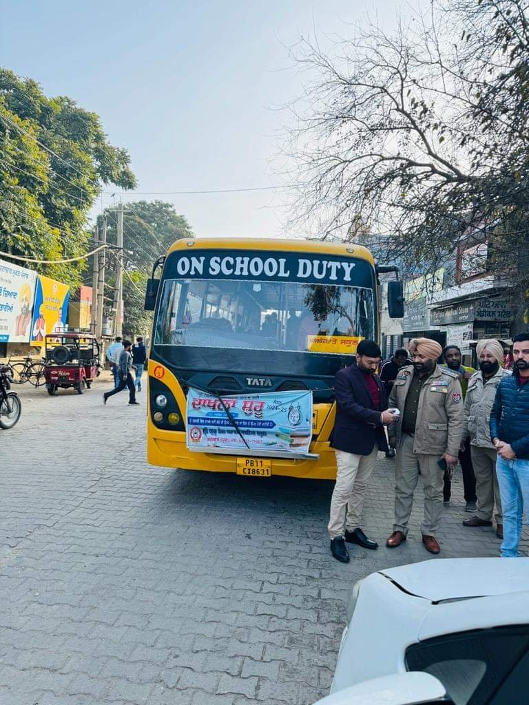 ਸਹਾਇਕ ਕਮਿਸ਼ਨਰ ਕਮ ਆਰ.ਟੀ.ਓ ਮਾਲੇਰਕੋਟਲਾ ਨੇ ਸੜਕ ਸੁਰੱਖਿਆ ਮਹੀਨੇ ਦੇ ਪਹਿਲੇ ਦਿਨ ਕੀਤੀ ਸਕੂਲ ਬੱਸਾਂ ਦੀ ਚੈਕਿੰਗ