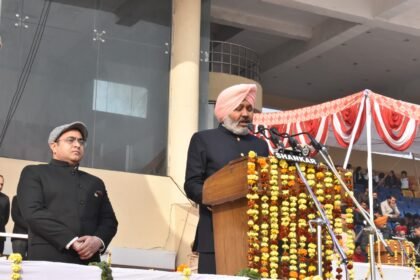 वित्त मंत्री ने गणतंत्र दिवस समारोह में भाग लेने वाले शिक्षण संस्थानों में शनिवार को छुट्टी की घोषणा की