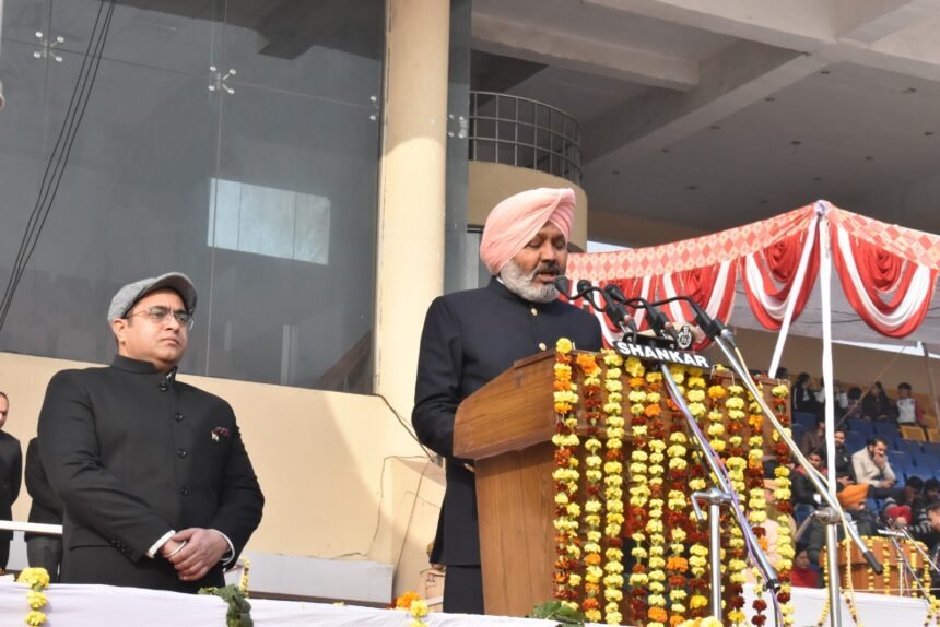 वित्त मंत्री ने गणतंत्र दिवस समारोह में भाग लेने वाले शिक्षण संस्थानों में शनिवार को छुट्टी की घोषणा की