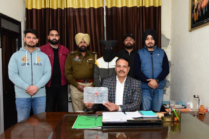 कमिश्नरेट पुलिस ने एक और नशा तस्कर को 200 ग्राम हेरोइन और हथियारों के साथ किया गिरफ्तार