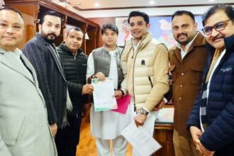 आदमपुर से बनारस के लिए उड़ान शुरू करवाने को लेकर केंद्रीय नागरिक उड्डयन मंत्री ज्योतिरादित्य सिंधिया से मिले भाजपा के राष्ट्रीय प्रवक्ता जयवीर शेरगिल