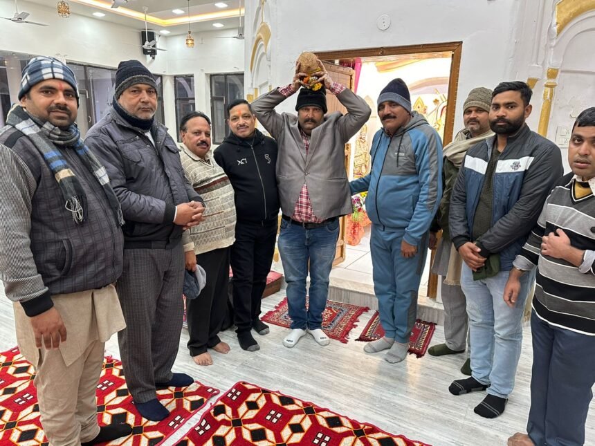 ਬਜਰੰਗ ਦਲ ਵੱਲੋਂ ਅੱਜ ਦੂਜੇ ਦਿਨ ਮੁਹੱਲਾ ਪ੍ਰੀਤ ਨਗਰ ਵਿੱਚ ਵੰਡੇ ਗਏ ਅਕਸ਼ਤ ਕਲਸ਼