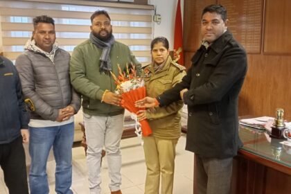 ਸ਼ਿਵ ਸੈਨਾ ਬਾਲਾ ਸਾਹਿਬ ਠਾਕਰੇ ਸ਼ਿੰਦੇ ਗਰੁੱਪ ਦੇ ਸੀਨੀਅਰ ਆਗੂਆਂ ਦਾ ਇੱਕ ਵਿਸ਼ੇਸ਼ ਵਫ਼ਦ ਐਸਐਸਪੀ ਵਤਸਲਾ ਗੁਪਤਾ ਨੂੰ ਮਿਲਿਆ