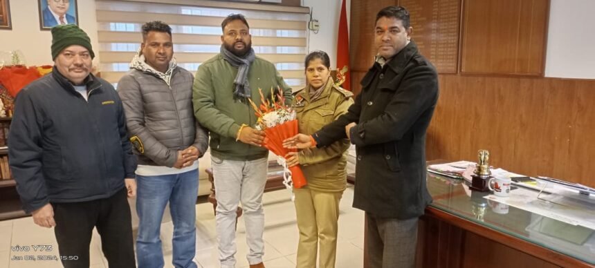 ਸ਼ਿਵ ਸੈਨਾ ਬਾਲਾ ਸਾਹਿਬ ਠਾਕਰੇ ਸ਼ਿੰਦੇ ਗਰੁੱਪ ਦੇ ਸੀਨੀਅਰ ਆਗੂਆਂ ਦਾ ਇੱਕ ਵਿਸ਼ੇਸ਼ ਵਫ਼ਦ ਐਸਐਸਪੀ ਵਤਸਲਾ ਗੁਪਤਾ ਨੂੰ ਮਿਲਿਆ