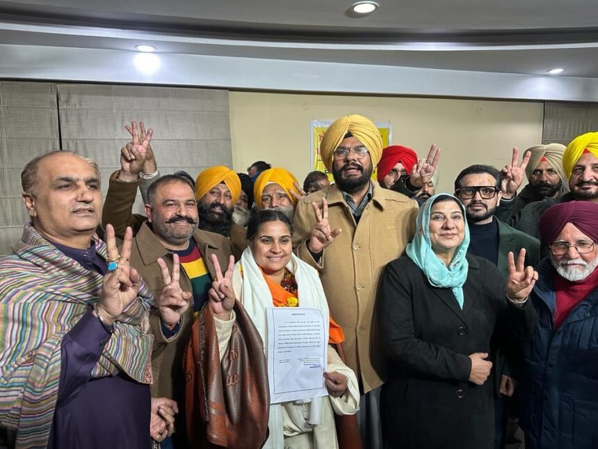 ਪਰਵਿੰਦਰ ਕੌਰ ਬੰਗਾ ਨੂੰ ਐਨਆਰਆਈ ਸਭਾ ਦੀ ਪਹਿਲੀ ਮਹਿਲਾ ਪ੍ਰਧਾਨ ਚੁਣੇ ਜਾਣ ਤੇ ਕੈਬਿਨੇਟ ਮੰਤਰੀ ਤੇ ਸੰਸਦ ਮੈਂਬਰ ਨੇ  ਦਿੱਤੀ ਮੁਬਾਰਕਬਾਦ