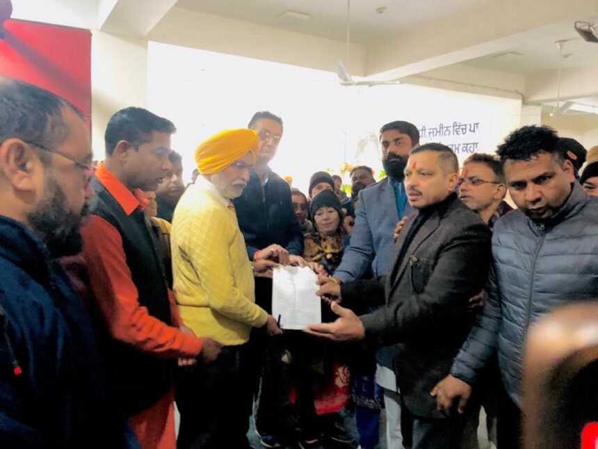 ਹਿੰਦੂ ਸੰਗਠਨਾਂ ਨੇ ਡੀਸੀ ਕਪੂਰਥਲਾ ਨੂੰ ਦਿੱਤਾ ਮੰਗ ਪੱਤਰ