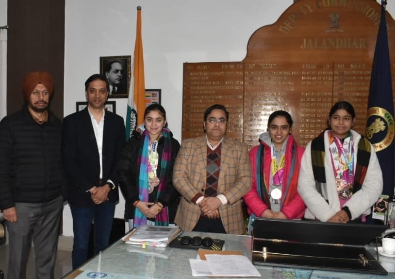 डिप्टी कमिश्नर ने राष्ट्रीय खेलों में पदक जीतने वाले खिलाड़ियों को किया सम्मानित