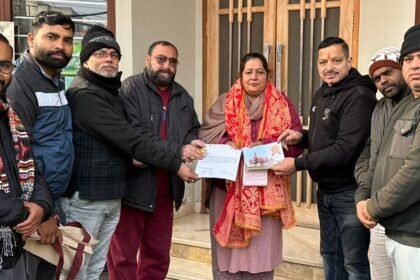 22 ਜਨਵਰੀ ਨੂੰ ਸ਼ਹਿਰ ਦੀ ਸਫਾਈ ਵਿਵਸਥਾ ਦਰੁਸਤ ਕਰਨ ਲਈ ਬਜਰੰਗ ਦਲ ਦੇ ਆਗੂਆਂ ਨੇ ਨਗਰ ਨਿਗਮ ਮੇਅਰ ਨੂੰ ਦਿੱਤਾ ਮੰਗ ਪੱਤਰ