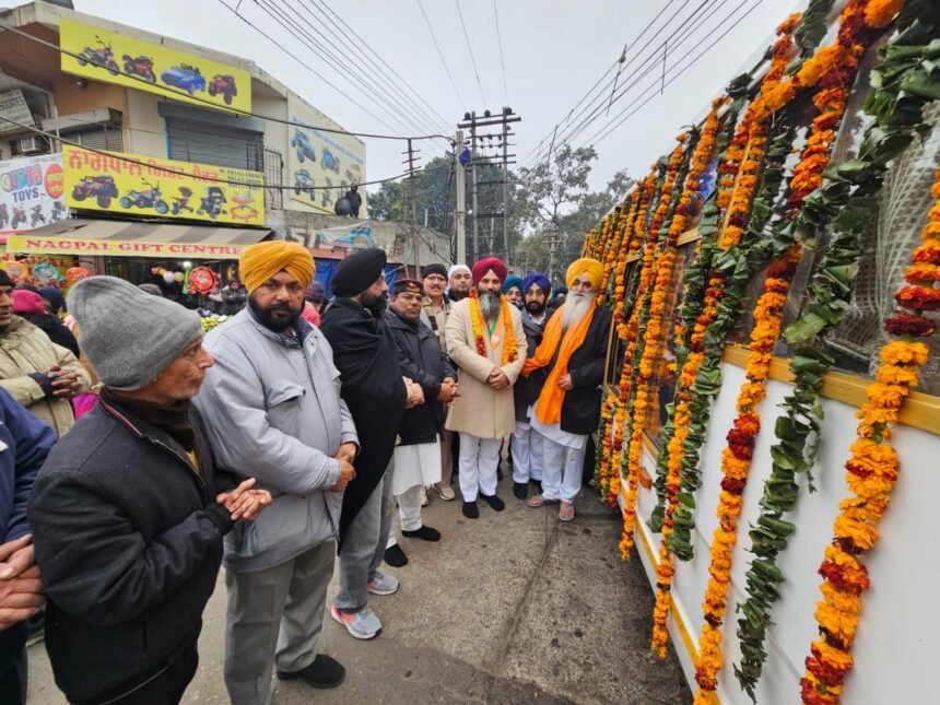 ਸ਼੍ਰੀ ਗੁਰੂ ਗੋਬਿੰਦ ਸਿੰਘ ਜੀ ਦੇ ਪ੍ਰਕਾਸ਼ ਪੁਰਬ ਮੌਕੇ ਕੱਢੇ ਗਏ ਨਗਰ ਕੀਰਤਨ ਵਿੱਚ ਭਾਜਪਾ ਆਗੂਆਂ ਨੇ ਕੀਤੀ ਸ਼ਿਰਕਤ