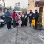 बजरंग दल ने घर-घर में वितरित किए राम मंदिर प्राण प्रतिष्ठा के निमंत्रण पत्र