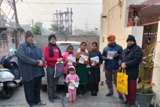 बजरंग दल ने घर-घर में वितरित किए राम मंदिर प्राण प्रतिष्ठा के निमंत्रण पत्र