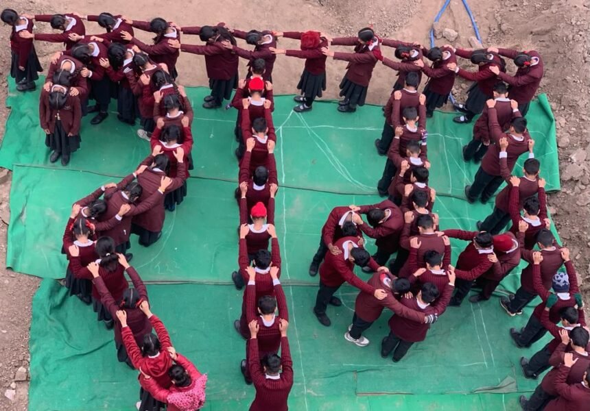 सेंट सोल्जर डिवाइन पब्लिक स्कूल के छात्रों ने स्कूल में श्री राम मंदिर में हो रही प्राण प्रतिष्ठा की ख़ुशी पर किया नाटय कार्यक्रम