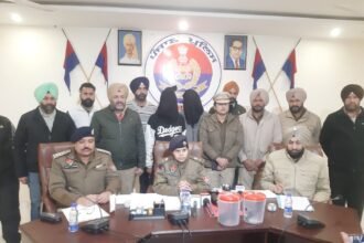 ਕਤਲ, ਲੁੱਟਾਂ ਖੋਹਾਂ, ਵਹੀਕਲ ਖੋਹ ਨੂੰ ਅੰਜਾਮ ਦੇਣ ਵਾਲੇ ਗਿਰੋਹ ਦਾ ਪਰਦਾਫਾਸ਼ 02 ਨੌਜਵਾਨ ਨਜਾਇਜ ਹਥਿਆਰਾਂ, ਖੋਹ ਕੀਤੀ ਕਾਰ ਸਮੇਤ ਕਾਬੂ।