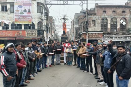 ਅਯੁੱਧਿਆ ਵਿੱਚ ਭਗਵਾਨ ਸ੍ਰੀ ਰਾਮ ਮੰਦਿਰ ਦਾ ਉਦਘਾਟਨ ਮੌਕੇ ਅਵੀ ਰਾਜਪੂਤ ਸੇਵਾਦਾਰ ਹਲਕਾ ਕਪੂਰਥਲਾ ਟੀਮ ਵੱਲੋ ਲੱਡੂ ਅਤੇ ਸਮੋਸੇ ਵੰਡ ਕੇ ਖੁਸ਼ੀ ਮਨਾਈ ਗਈ