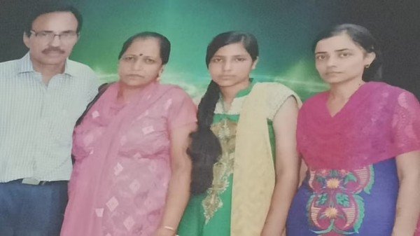 पूरा परिवार खत्म: कर्ज से परेशान पोस्टमास्टर ने परिवार सहित उठाया खौफनाक कदम… आगे पढ़े