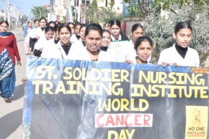 सेंट सोल्जर नर्सिंग ट्रेनिंग इंस्टीट्यूट ने कैंसर जागरूकता रैली निकाली