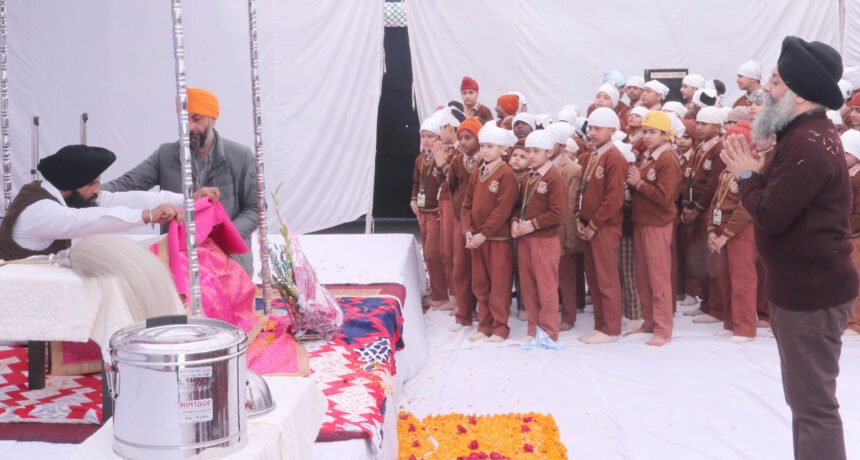 सेंट सोल्जर डिवाइन पब्लिक स्कूल इंटर कॉलेज में श्री सुखमनी साहिब पाठ का किया गया आयोजन