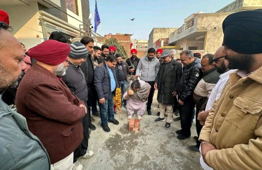 ਵਿਧਾਇਕ ਸ਼ੈਰੀ ਕਲਸੀ ਨੇ ਰਾਮ ਤਲਾਈ ਵਾਲੀ ਸੜਕ ਦੇ ਨਿਰਮਾਣ ਦਾ ਕੰਮ ਸ਼ੁਰੂ ਕਰਵਾਇਆ