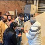 ਡਿਪਟੀ ਕਮਿਸ਼ਨਰ ਵੱਲੋਂ ਮਨੋਹਰ ਫਲੋਰ ਮਿਲ ਦਾ ਨਿਰੀਖਣ, ਰਾਸ਼ਨ ਦੀ ਸੁਚੱਜੀ ਵੰਡ ਦਾ ਨਿਰੀਖਣ ਕਰਨ ਲਈ ਕੀਤਾ ਪਿੰਡ ਚੱਕ ਗੁਰੂ, ਬੰਗਾ ਦਾ ਵੀ ਕੀਤਾ ਦੌਰਾ