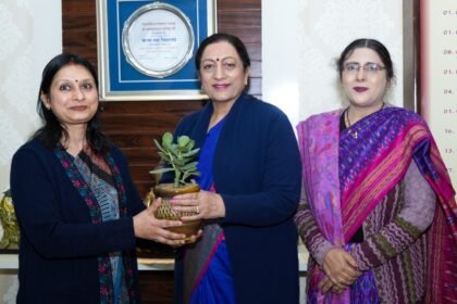 के.एम.वी. में कैंसर प्रति जागरूक करता सेमिनार आयोजित