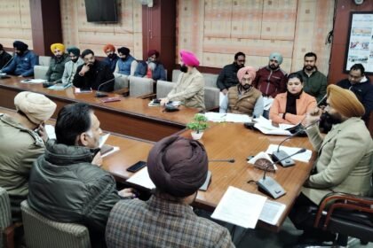 ਡਿਪਟੀ ਕਮਿਸ਼ਨਰ ਕੁਲਵੰਤ ਸਿੰਘ ਨੇ ਸੰਵੇਦਨਸ਼ੀਲ ਬੂਥਾਂ ਦੀ ਸ਼ਨਾਖ਼ਤ ਦੇ ਦਿੱਤੇ ਆਦੇਸ਼, ਲੋਕ ਸਭਾ ਚੋਣਾਂ-2024 ਦੇ ਮੱਦੇਨਜ਼ਰ ਅੱਜ ਸਮੂਹ ਐਸ.ਡੀ.ਐਮ.ਜ਼/ਡੀ.ਐਸ.ਪੀ.ਜ਼ ਨਾਲ ਮੀਟਿੰਗ