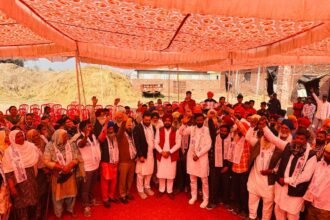 ਚੇਅਰਮੈਨ ਪਨੂੰ ਦੀ ਅਗਵਾਈ ਹੇਠ ਬਹਾਦਰਪੁਰ ਤੋ ਰਵਾਇਤੀ ਪਾਰਟੀਆਂ ਨਾਲ ਸਬੰਧਿਤ ਦਰਜਨਾਂ ਪਰਿਵਾਰ, ਆਪ ਪਾਰਟੀ ਵਿੱਚ ਸ਼ਾਮਲ