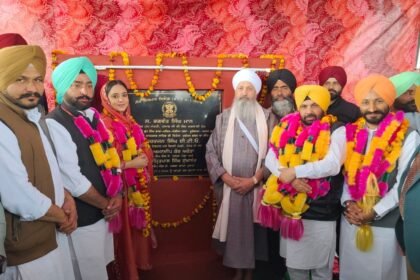 लोक निर्माण मंत्री हरभजन सिंह ने जि़ला मोगा में 45 करोड़ रुपए की लागत से 76 किलोमीटर से ज्यादा लंबाई वाली चार सडक़ों की मरम्मत कार्य का रखा नींव पत्थर