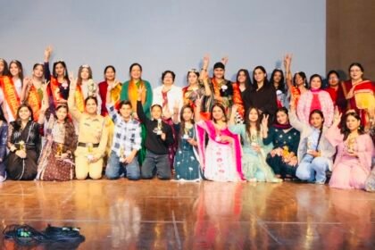 के.एम. वी. कॉलेजिएट स्कूल द्वारा स्टार अचीवर्स सम्मानित