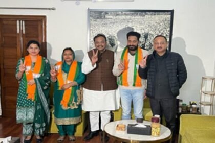 चंडीगढ़ :आम आदमी पार्टी के तीन पार्षदों ने थामा BJP का दामन