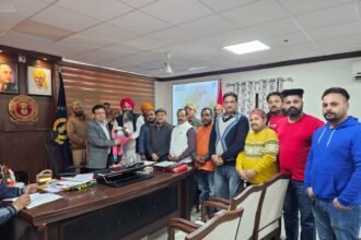 भाजपा नेताओ ने नवनियुक्त डीसी अमित पंचाल को किया सन्मानित