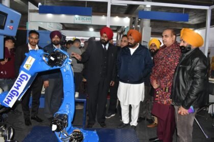 कैबिनेट मंत्री बलकार सिंह पहुंचे नई अनाज मंडी में औद्योगिक मशीनरी संबंधी चल रहे छठे मशीनएक्स एक्सपो में