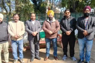 10 ਲੱਖ 77 ਹਜ਼ਾਰ ਦੇ ਕਰੀਬ ਰਾਸ਼ਨ ਕਾਰਡ ਮੁੜ ਬਹਾਲ ਕਰਨ ਤੋਂ ਬਾਅਦ ਕੁਝ ਕਾਂਗਰਸੀ ਕੌਂਸਲਰਾਂ ਤੇ ਪਿੰਡਾਂ ਦੇ ਸਾਬਕਾ ਸਰਪੰਚਾਂ ਵਲੋਂ ਲੋਕਾਂ ਨੂੰ ਪਰੇਸ਼ਾਨ ਕਰਨਾ ਨਿੰਦਣਯੋਗ – ਇੰਡੀਅਨ