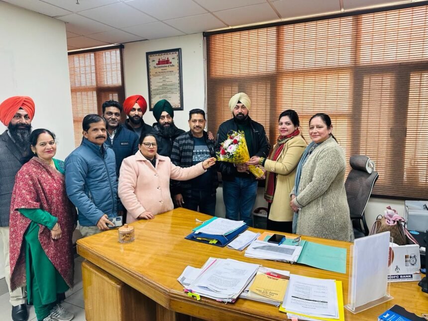 ਡੀਸੀ ਦਫਤਰ ਕਰਮਚਾਰੀ ਯੂਨੀਅਨ, ਕਪੂਰਥਲਾ ਵੱਲੋਂ ਨਵ-ਨਿਯੁਕਤ ਵਧੀਕ ਡਿਪਟੀ ਕਮਿਸ਼ਨਰ (ਜਨਰਲ), ਕਪੂਰਥਲਾ ਦਾ ਕੀਤਾ ਗਿਆ ਨਿੱਘਾ ਸਵਾਗਤ