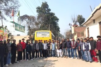 ਬਲਾਕ ਪ੍ਰਧਾਨ ਵਿਕਾਸ ਮੋਮੀ ਦੀ ਅਗਵਾਈ ਹੇਠ ਕਾਫ਼ਲਾ ਰਵਾਨਾ