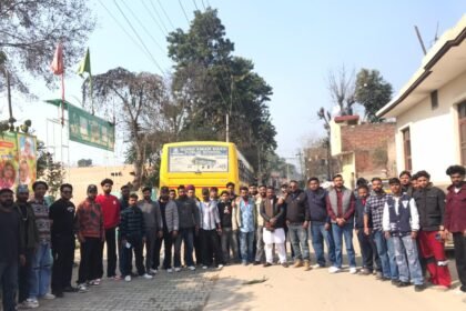 ਬਲਾਕ ਪ੍ਰਧਾਨ ਵਿਕਾਸ ਮੋਮੀ ਦੀ ਅਗਵਾਈ ਹੇਠ ਕਾਫ਼ਲਾ ਰਵਾਨਾ