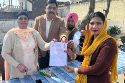 बुधवार को जिले में 30 कैंपों में लोगों को सरकारी सेवाओं का दिया लाभ 15 फरवरी को भी लगेंगे 32 विशेष कैंप