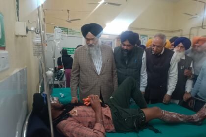 ਪ੍ਰੋ. ਚੰਦੂਮਾਜਰਾ ਦੀ ਅਗਵਾਈ ਵਾਲੇ ਅਕਾਲੀ ਦਲ ਦੇ ਵਫਦ ਨੇ ਪੀ ਜੀ ਆਈ ਅਤੇ ਰਾਜਪੁਰਾ ਦੇ ਸਰਕਾਰੀ ਹਸਪਤਾਲ ਵਿਚ ਦਾਖਲ ਜ਼ਖ਼ਮੀ ਕਿਸਾਨਾਂ ਨਾਲ ਕੀਤੀ ਮੁਲਾਕਾਤ