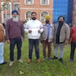 ਐਸ.ਐਸ.ਪੀ. ਕਪੂਰਥਲਾ ਨੂੰ ਮੰਗ ਪੱਤਰ ਦੇਣ ਜਾਂਦੇ ਪਰਮਜੀਤ ਸਿੰਘ ਔਜਲਾ ਅਤੇ ਹੋਰ