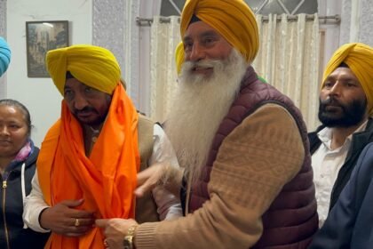 ਗੁਰਸ਼ਰਨ ਸਿੰਘ ਕਪੂਰ ਨੂੰ ਹਲਕਾ ਇੰਚਾਰਜ ਨਿਯੁਕਤ ਕਰਨ ਤੇ ਗੁਰਬਿੰਦਰ ਸਾਹੀ ਨੇ ਕੀਤਾ ਸਨਮਾਨਿਤ