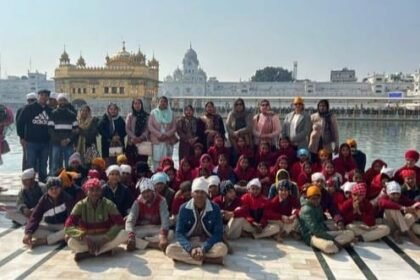 ਸਰਕਾਰੀ ਹਾਈ ਸਕੂਲ ਪਿੰਡ ਧਾਲੀਵਾਲ ਦੋਨਾਂ ਦੇ ਸਕੂਲੀ ਬੱਚਿਆਂ ਨੂੰ ਧਾਰਮਿਕ ਅਤੇ ਸਿੱਖਿਅਕ ਟੂਰ ਕਰਵਾਇਆ ਗਿਆ